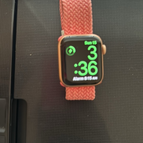 Apple Series 4 iWatch - Picture 2 of 7